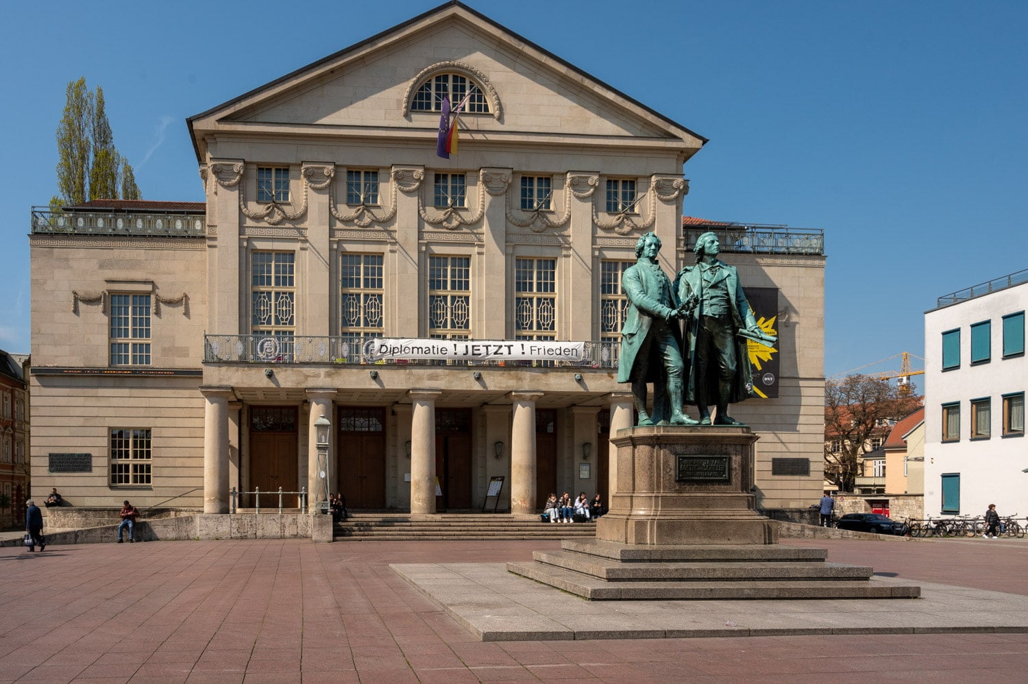 the monument to Goethe and Schiller