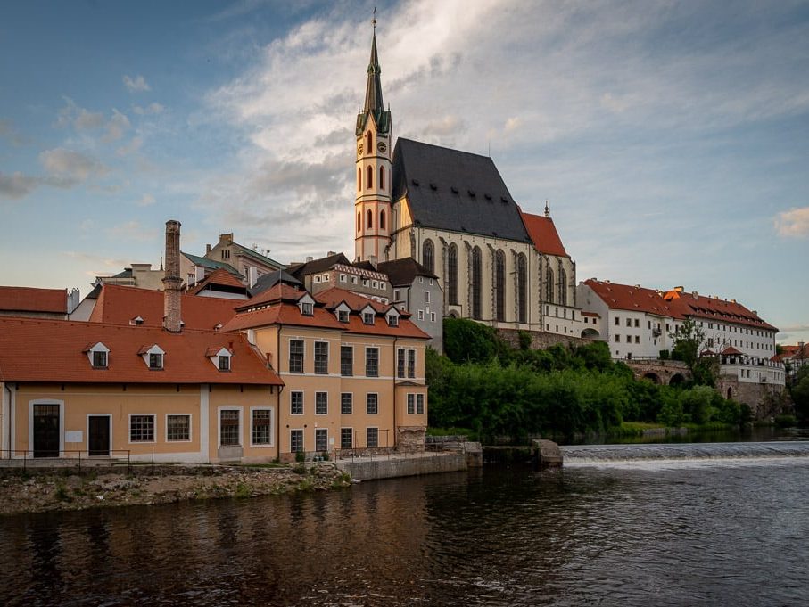 Czeski Krumlov-22 church and other buildings in Czeski Krumlov