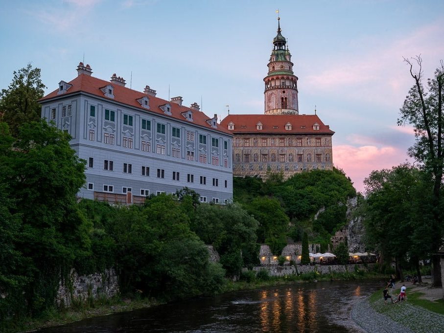 Czeski Krumlov-27 view of Krumlov castle from the river