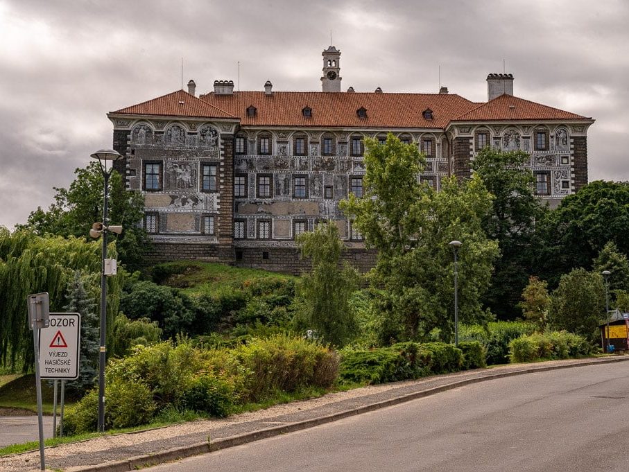 Nelahozeves Castle-1 Nelahozeves Castle from the street