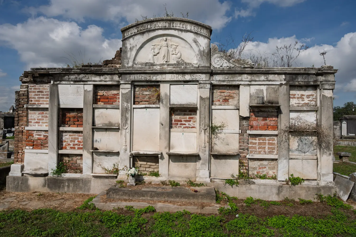 Lafayette Cemetary No 2-2