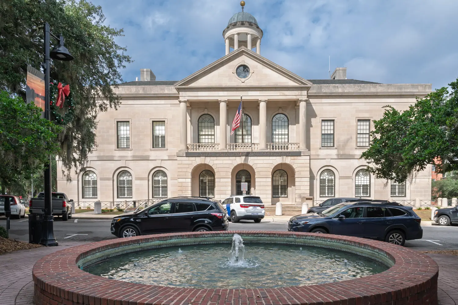 Bankruptcy Courthouse Historic building with fountain in foreground